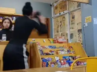 Aseguró que era cuestionada “si usaba ropa deportiva, tenía un rodete o vestía una prenda negra”.