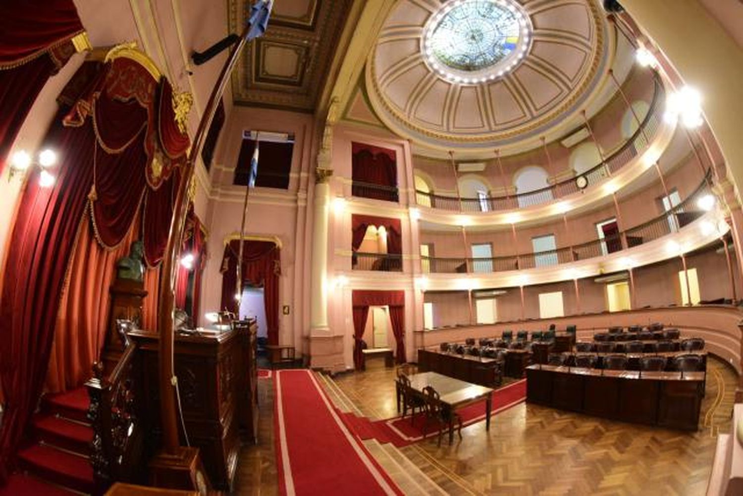 El personal de la Legislatura queda exceptuado de asistir a su lugar de trabajo