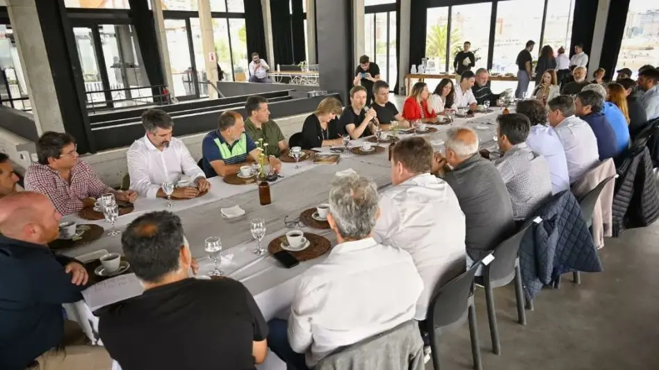 Reunión de intendentes y representantes de la cultura con el ministro Augusto Costa