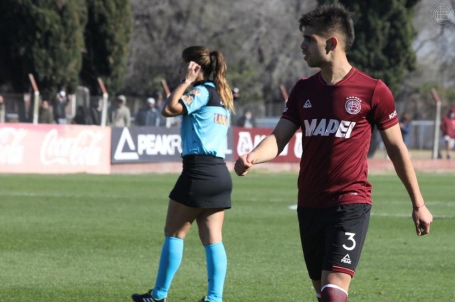 Santamarina refuerza la izquierda de su defensa
