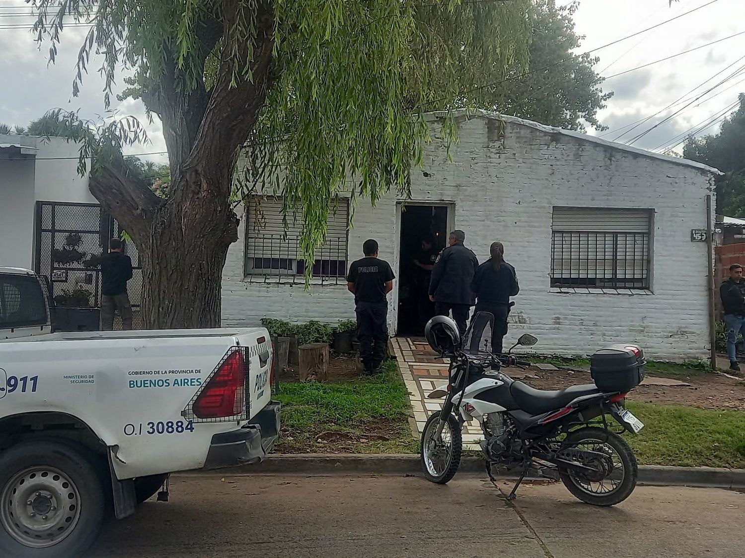 La vivienda fue allanada y se encontraron elementos pertenecientes a dos robos.