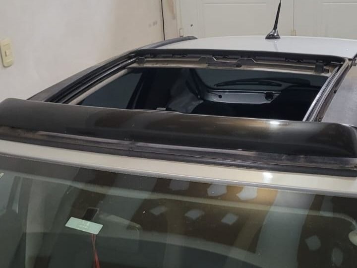 El robo de techos de Peugeot que afectó ayer a dos vecinos. Suponen que los delincuentes no son de San Pedro. Foto: La Opinión & Sin Galera.
