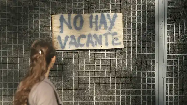 La tasa de desocupación subió al 6,4% en el cuarto trimestre de 2024