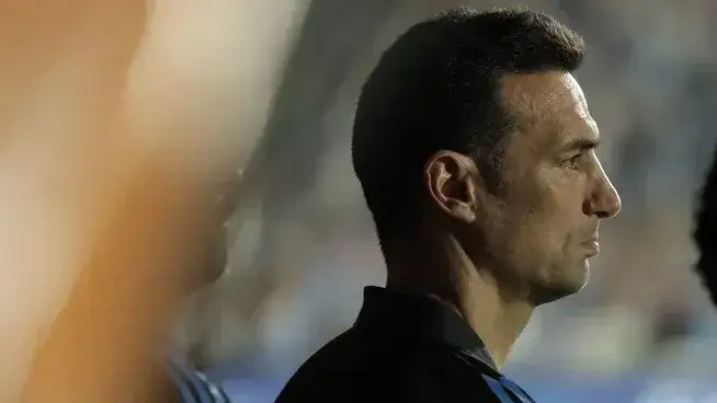 Las incógnitas de Lionel Scaloni para el debut de Argentina ante Argelia: qué equipo piensa el DT