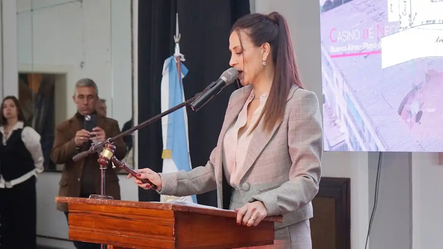 La martillera pública Mariana Ortega, fue la responsable de conducir el procedimiento de subasta.