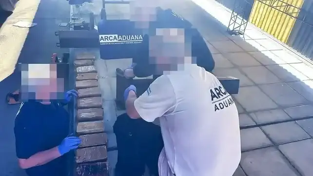 Concordia: hallan 16 kilos de cocaína en camión de cereales