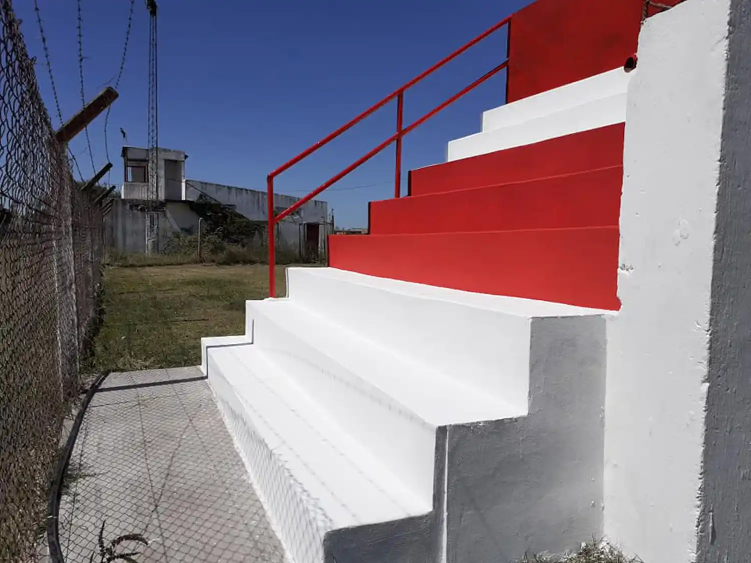 Tribuna de cemento de Club Atlético Quilmes terminada