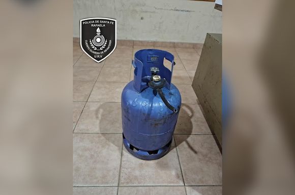 Denunciaron a un sospechoso con una garrafa al hombro: la había robado de una casa