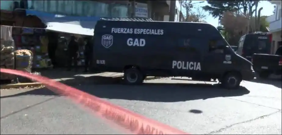 Quilmes: Una mujer se atrincheró en la casa de sus padres y tras disparar dos veces fue reducida