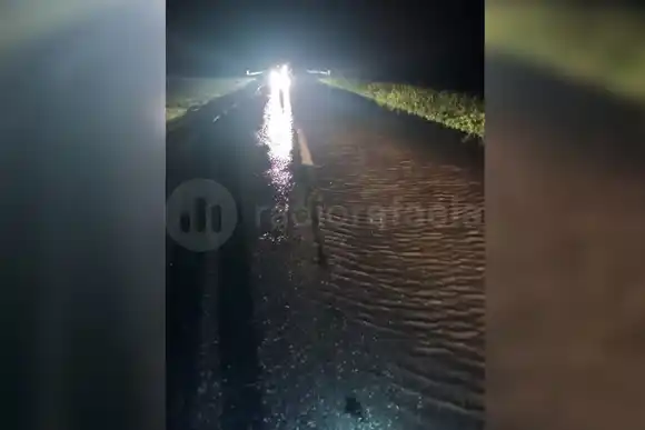 Habilitaron el tránsito en Ruta Nacional 34: estaba cortado por agua cruza sobre la calzada