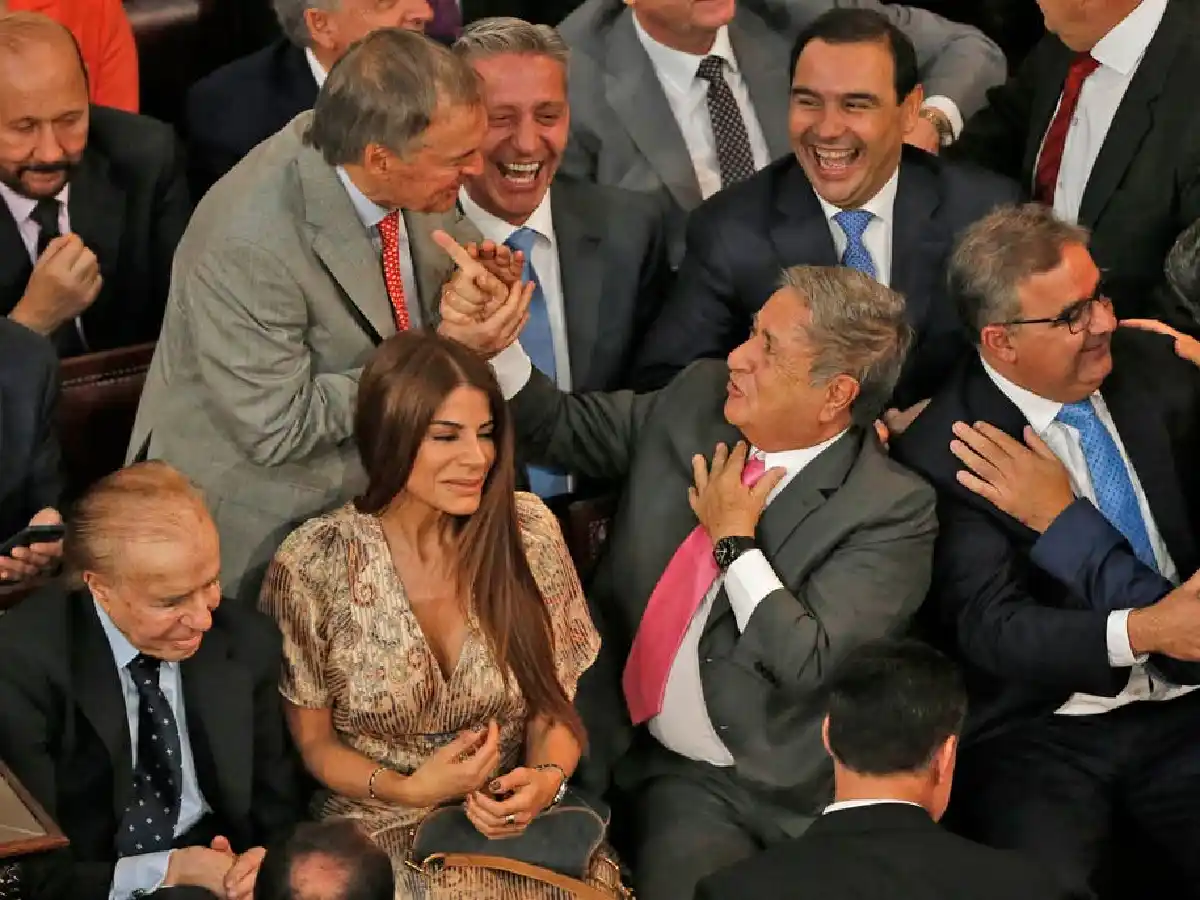 Gobernadores, empresarios  y figuras internacionales en la asunción presidencial   