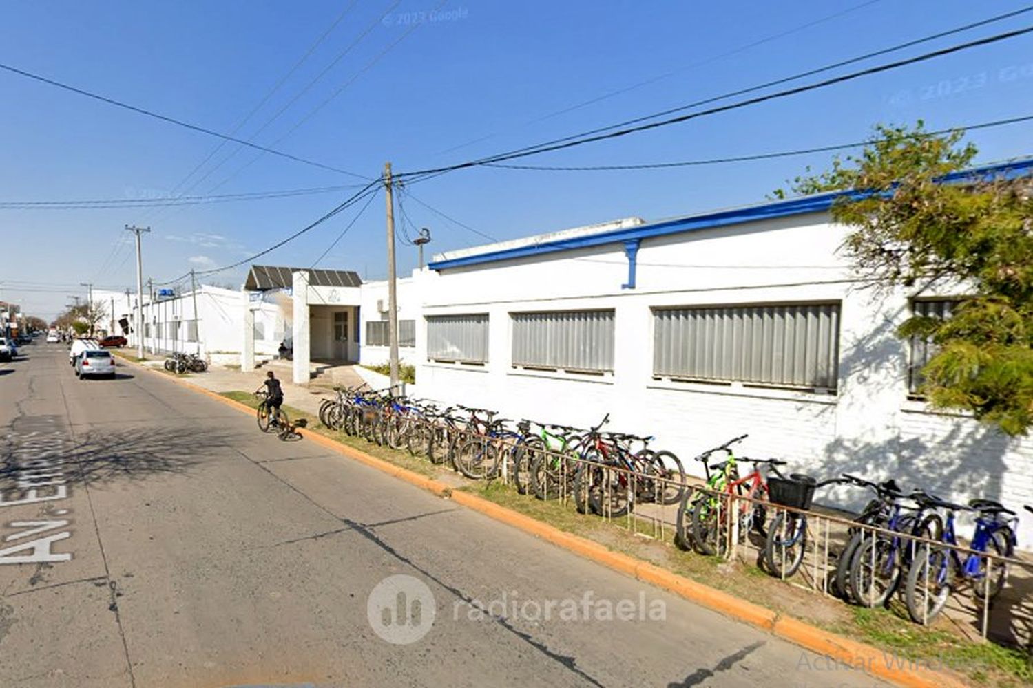 Frustraron varios intentos de robo de bicicletas frente a la Escuela N°654 "Dr. Nicolás Avellaneda"