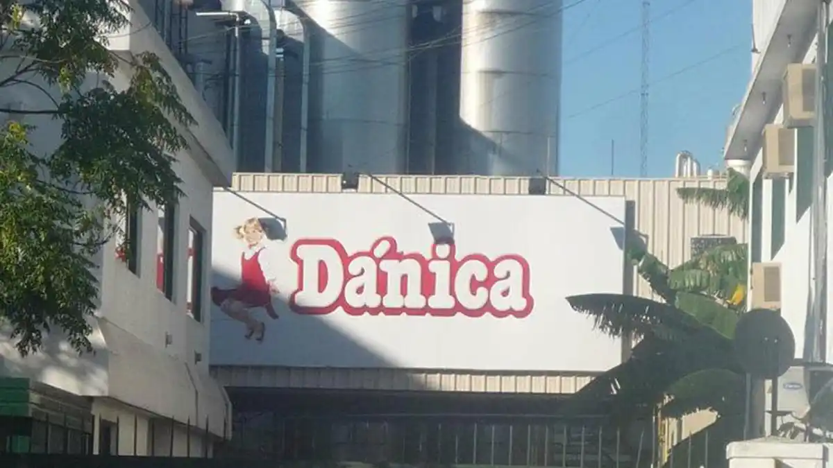 Reabre Dánica pero con menos personal