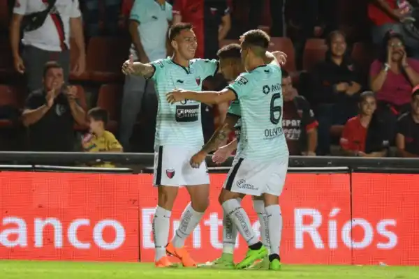 Colón demolió a Patronato en Santa Fe