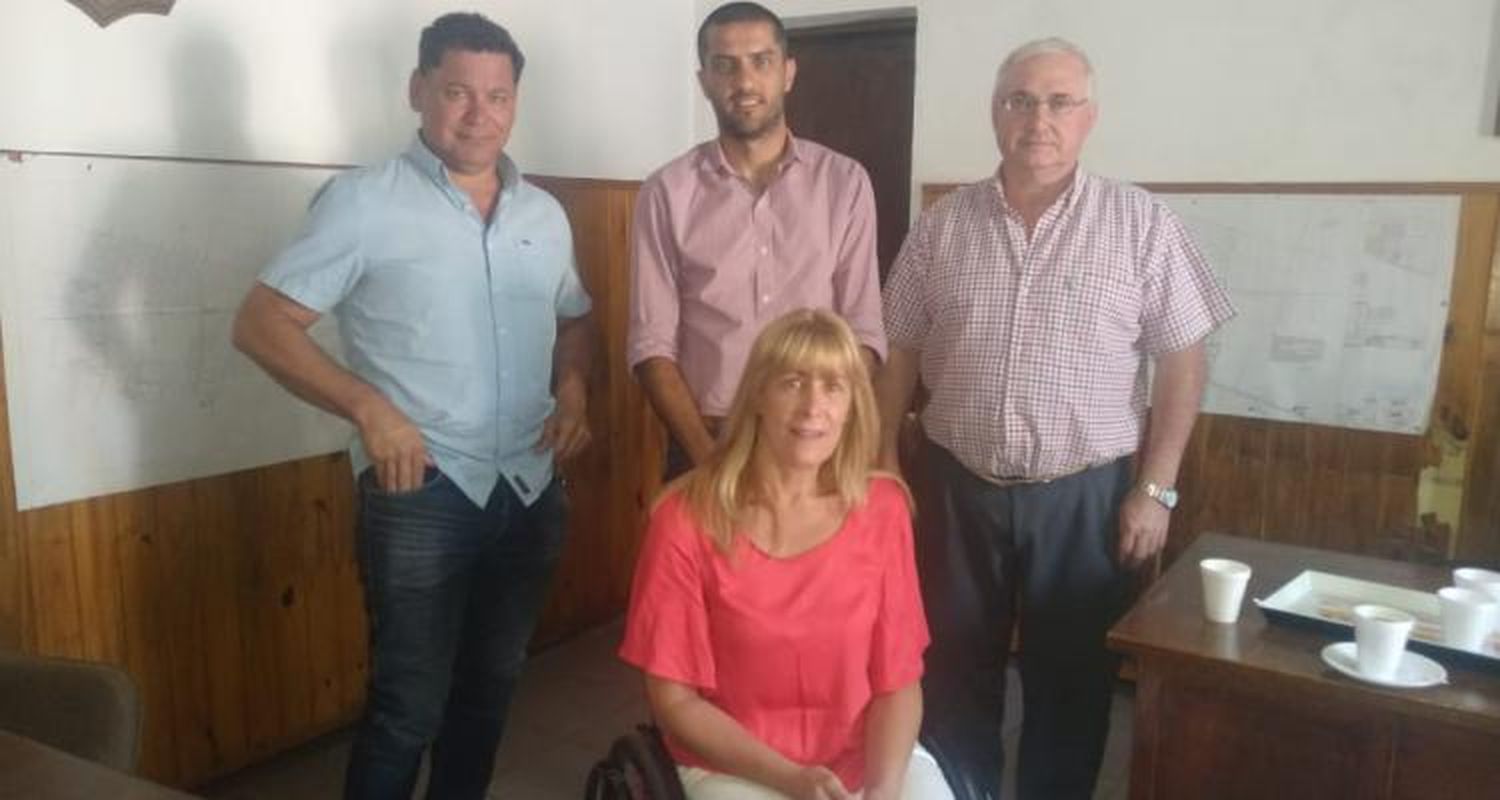 Santa Lucía: Expectativa por la carga de bolsas de porotos para el puerto