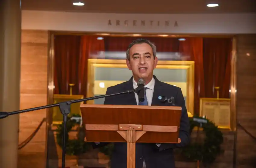 Javkin empieza su segundo mandato en Rosario este lunes