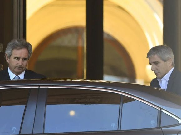 El Gobierno inició negociaciones para la recompra de bonos argentinos