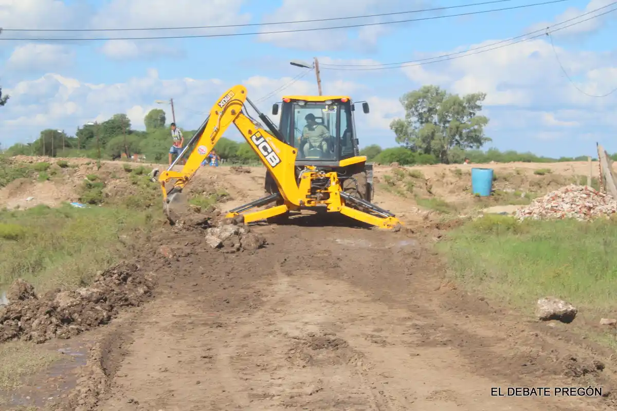 Las aguas descienden aunque se sigue asistiendo a los damnificados