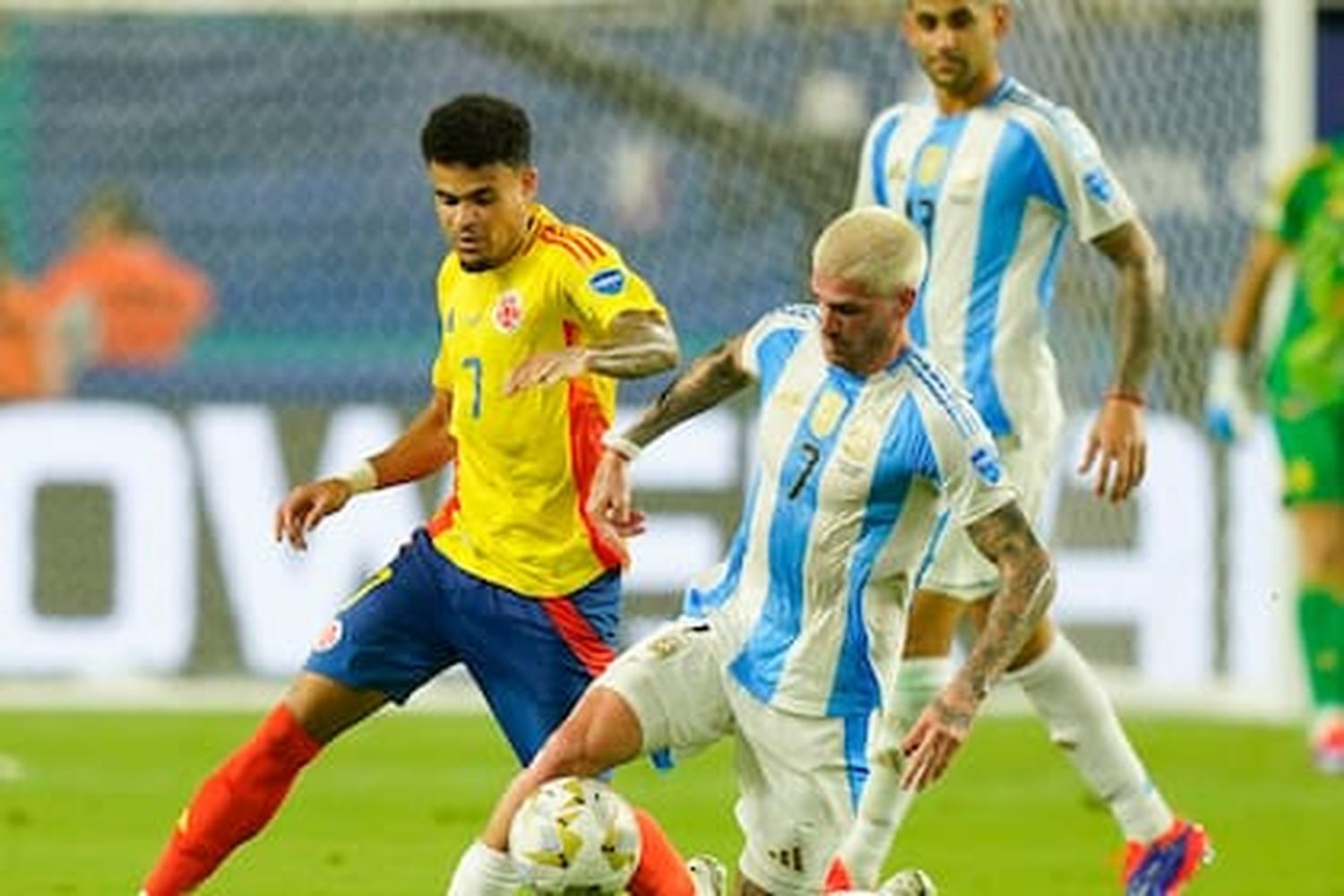 En un partido tenso, Argentina cayó ante Colombia por 2 a 1 en Barranquilla