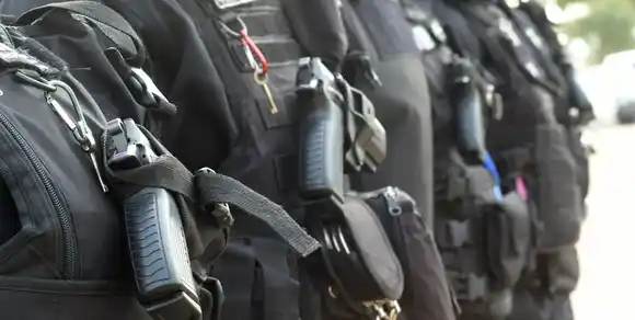 El Gobernador santafesino firmó el decreto con ascensos 2024 para el personal policial