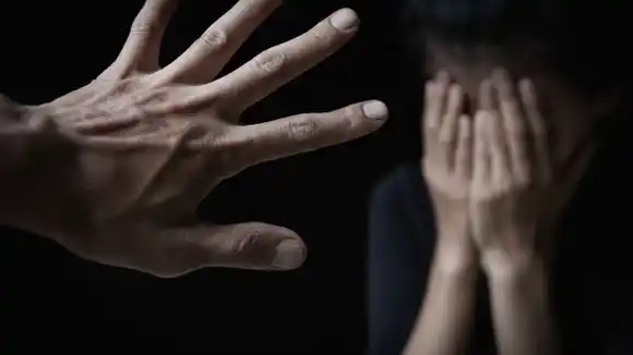 Acusan a trabajador de guarderías que cometió más de mil abusos contra 91 niñas