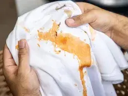 Cómo limpiar las pizzeras manchadas con el paso del tiempo