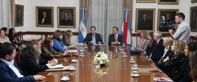 Reglamenta Entre Ríos la ley de protección para prevenir y sancionar violencia contra la mujer