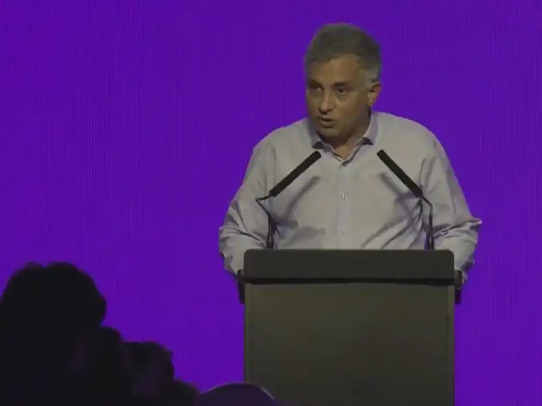 "No vamos a torcer el rumbo", dijo Pareja tras la derrota de LLA y apuntó "al fuerte aparato del kirchnerismo"