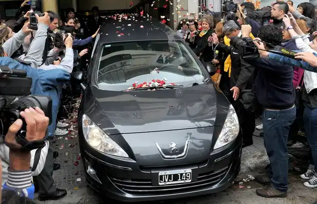 Despidieron los restos del empresario Ricardo Fort