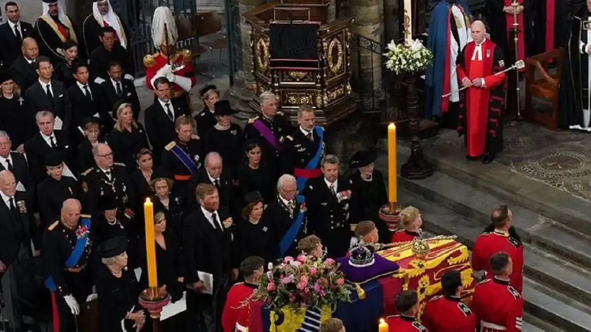 ¡GRANDIOSO! Los ingleses presencian el funeral de Estado de la reina Isabel II