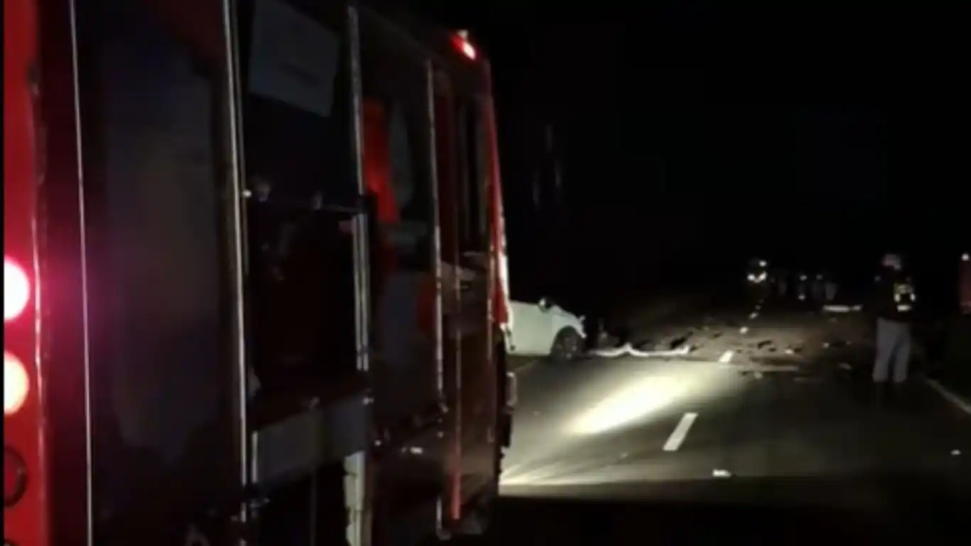 Colisión en Ruta 81: tres heridos tras choque entre camión y automóvil