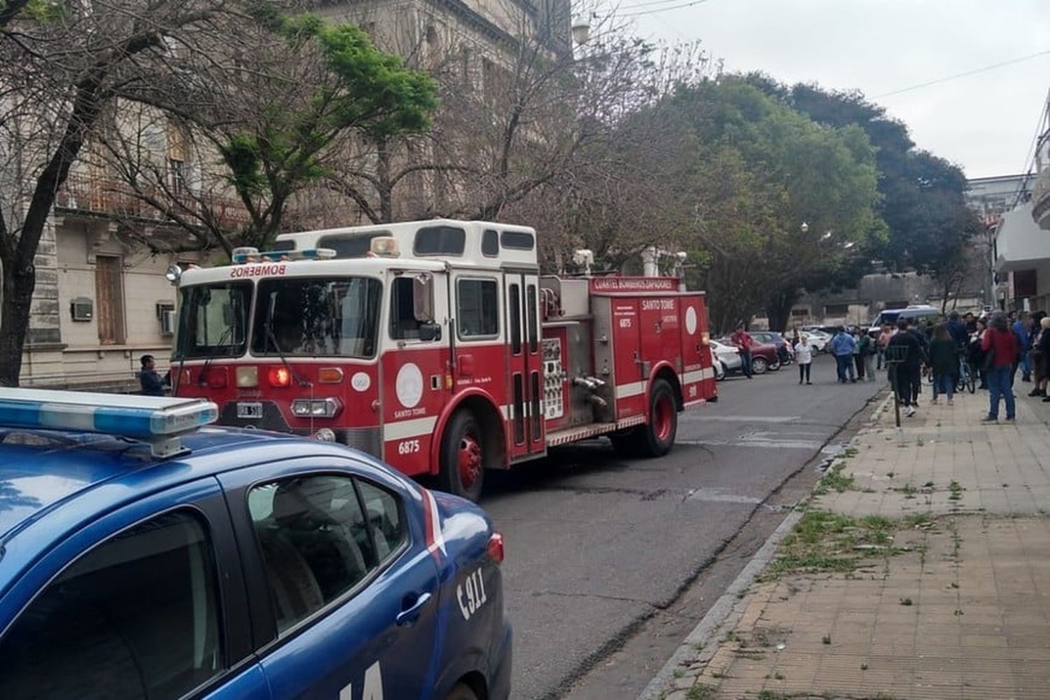 Personal de Bomberos Zapadores logró extinguir el foco ígneo.