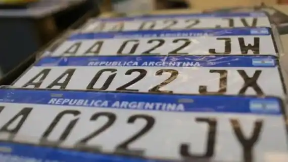 Provincia implementará una “alternativa" para identificar los vehículos ante la falta de chapas patente