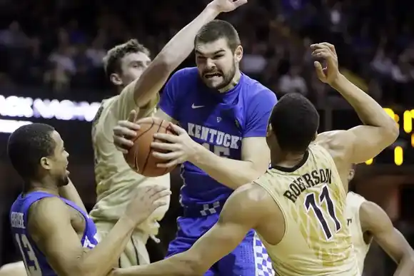 Duro relato del ex NBA Humphries admitiendo su homosexualidad