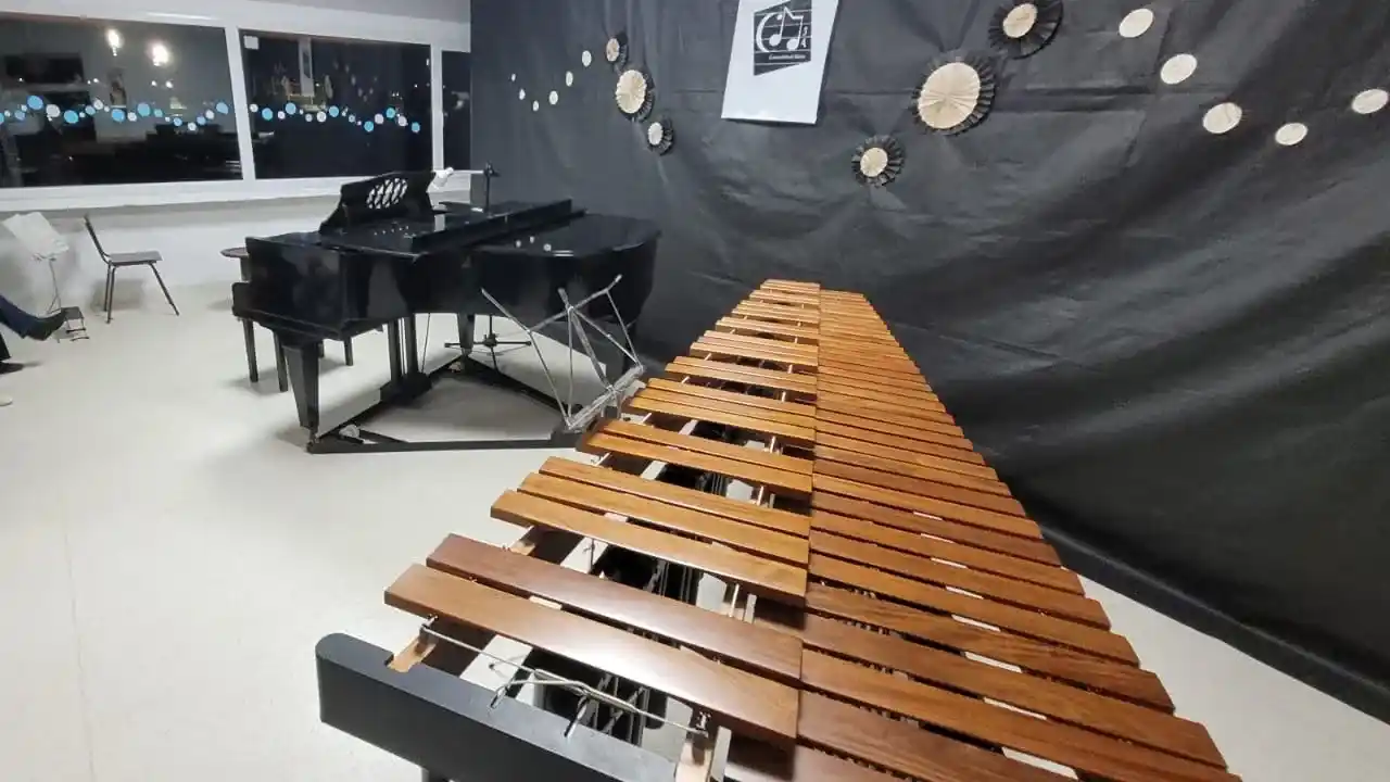 El escenario fue armado en el buffet del establecimiento