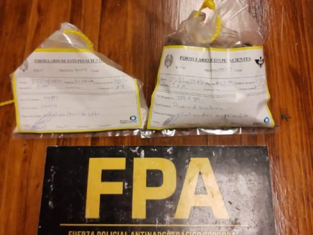 Cruz del Eje: intentó ingresar a la cárcel con droga escondida en la ropa de su bebé