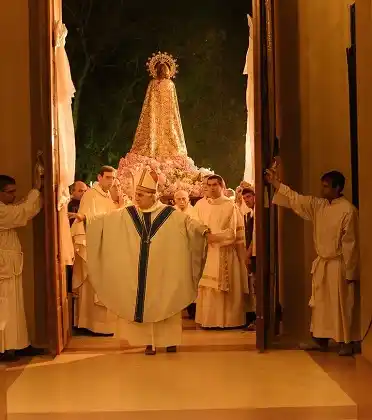 Lozano abrió una Puerta Santa en la Basílica de Uruguay