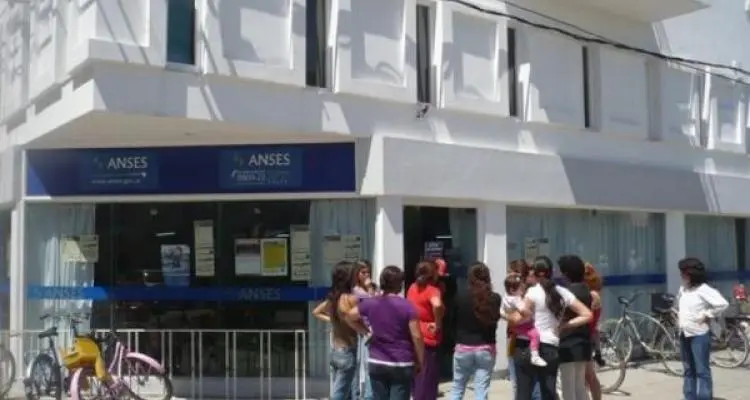 Entrega a domicilio: tarjeta de la asignación universal
