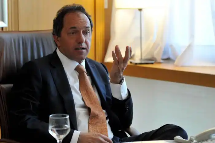 Scioli: "Es inconcebible involucrar a Cristina por encubrimiento" en el caso Amia