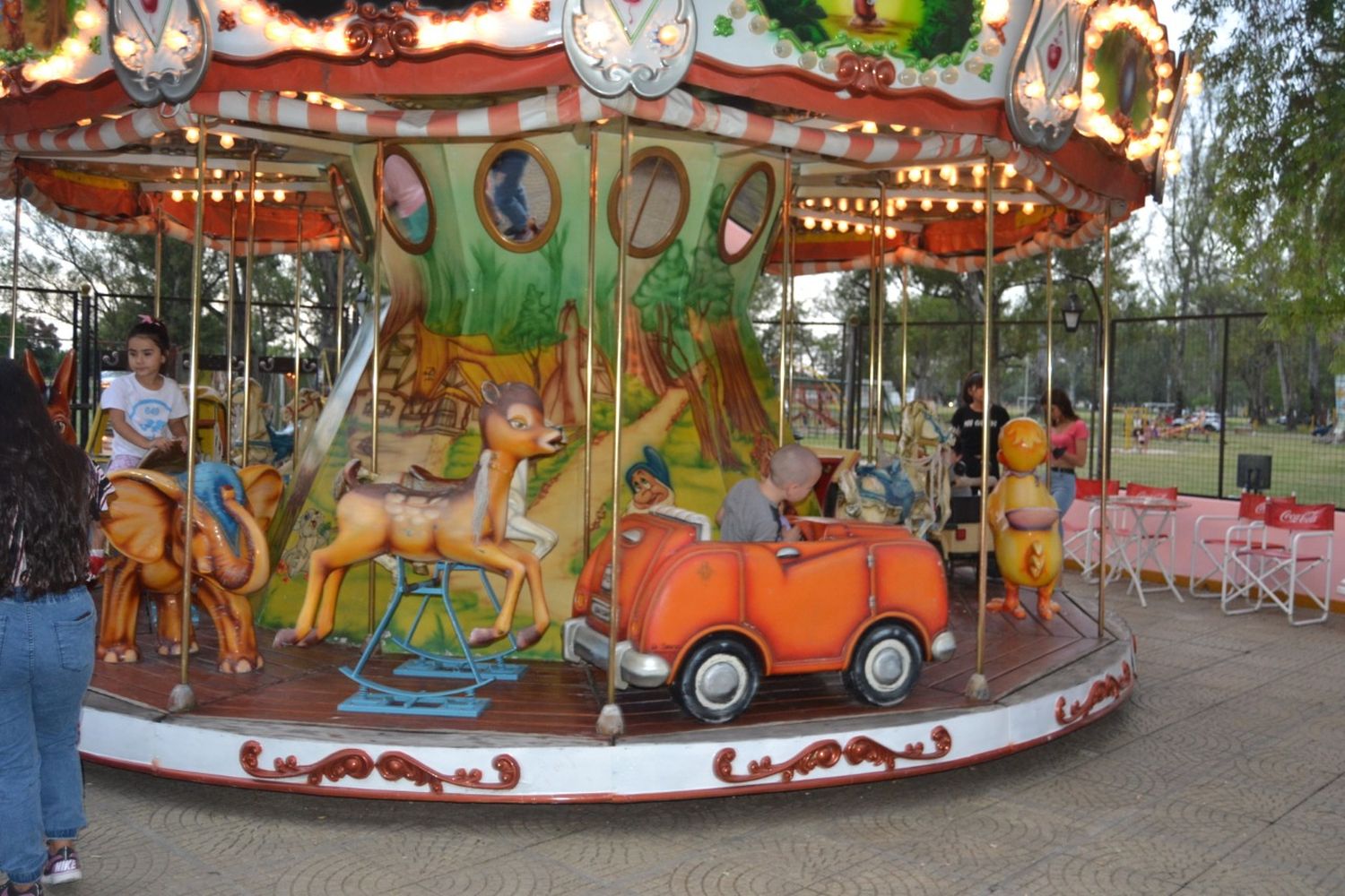 La Calesita del Parque volvió a girar