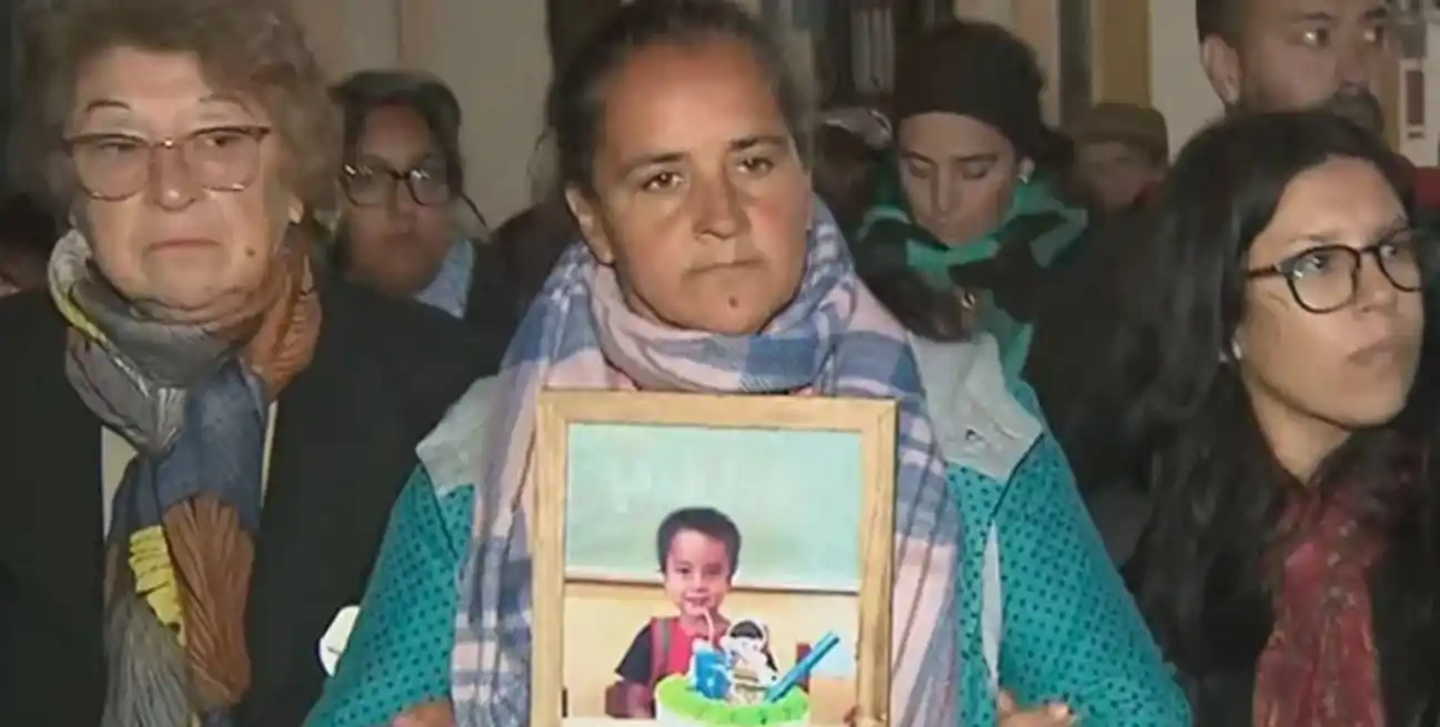 "Lo del accidente es falso, mi marido también me dijo que es falso porque él debería haber visto si lo atropellaron. Yo estaba ya en la búsqueda de mi hijo cuando me contó que lo quisieron convencer”, explicó María Noguera.