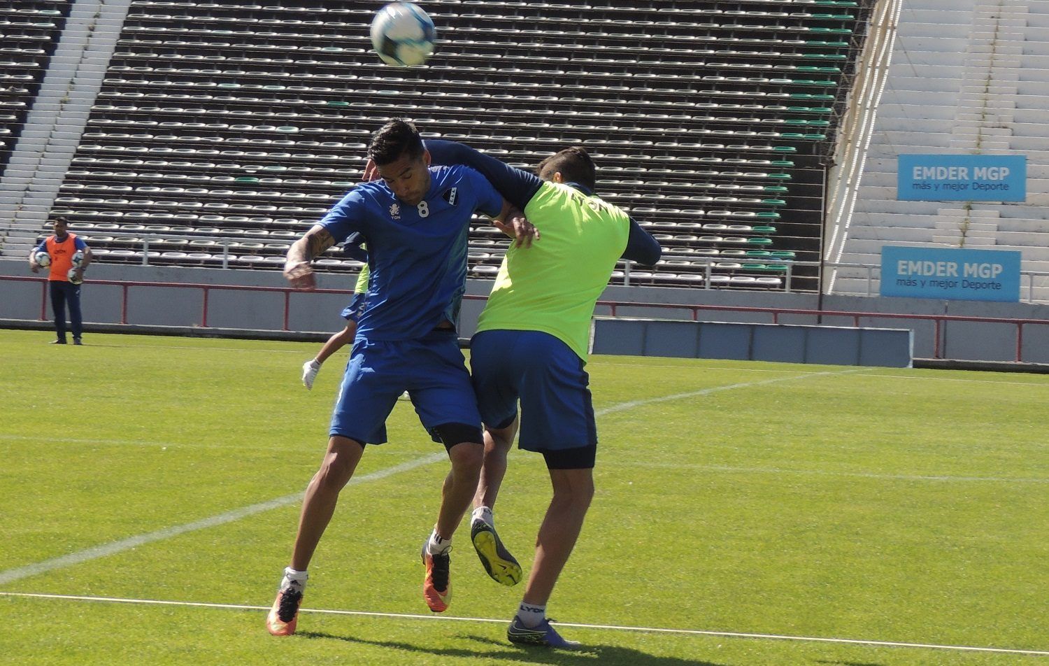 Alvarado hizo su práctica de fútbol en el Minella