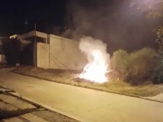 Prende fuego y entra a robar: preocupación de vecinos de Villa del Parque ante reiterados hurtos