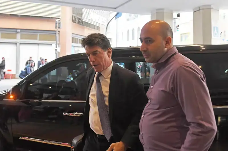 La Fiscalía de Bolivia pide seis meses de prisión preventiva para el ex asesor de Milei