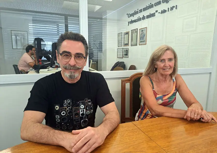 Andahazi visitó Ecos Diarios y presentó su libro