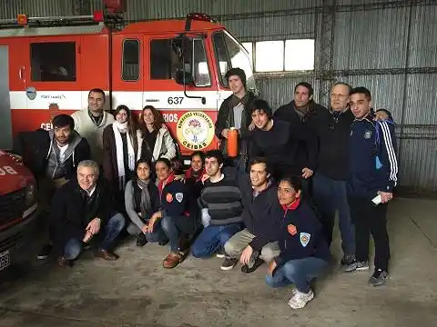 Jóvenes del Frente Renovador realizaron la jornada "Abrigando al Litoral"
