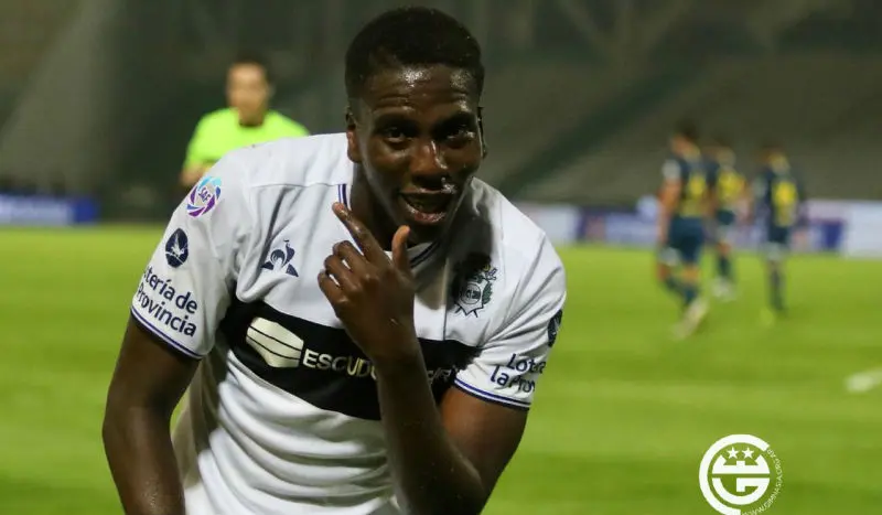 Hurtado: «Sería muy lindo jugar en Boca»