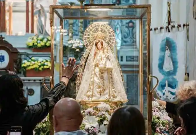 Monseñor Martín: María como modelo de oración y vocación