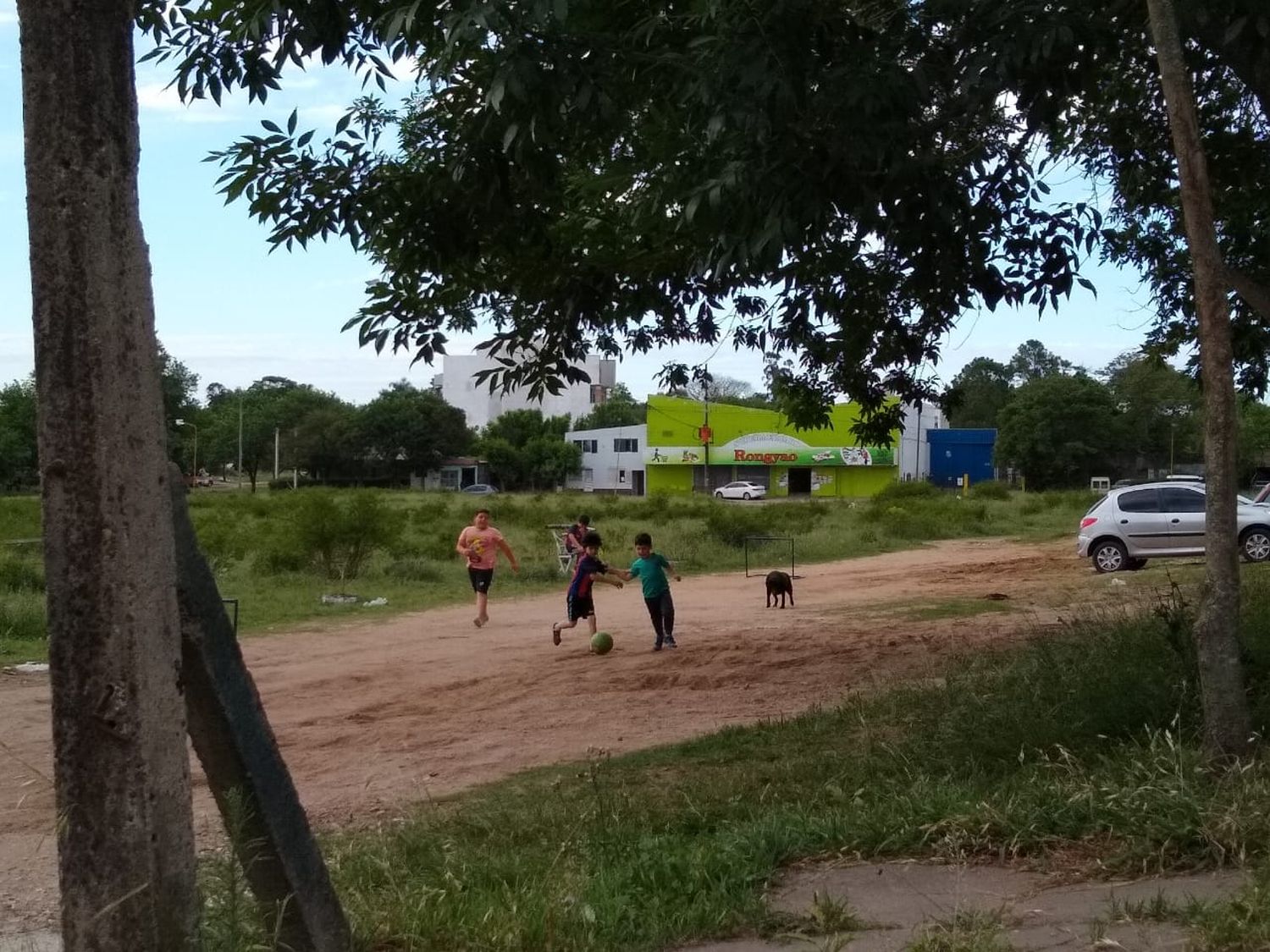 Al igual que el club Unión, vecinos del oeste quieren recuperar un terreno de Baggio