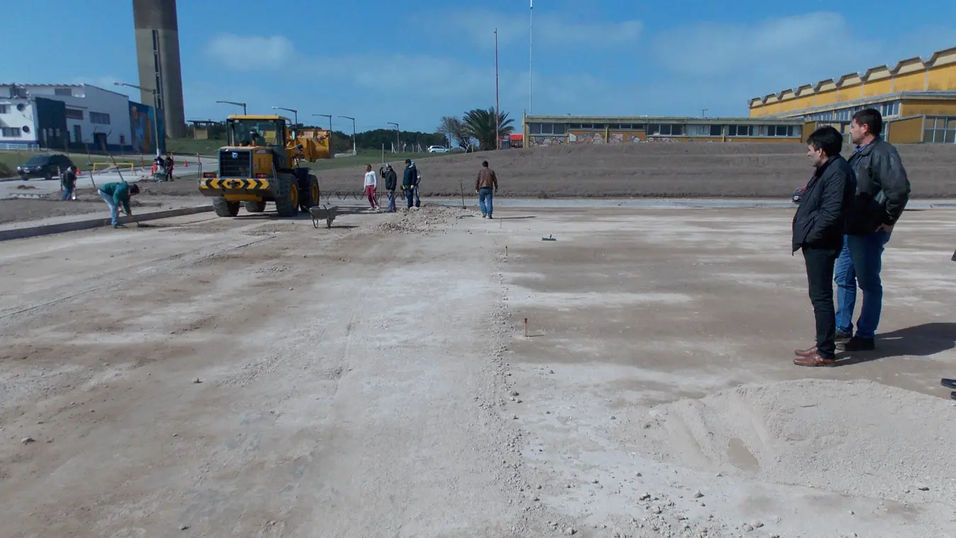 Necochea: el Intendente y los avances en obra de la cancha de hockey 